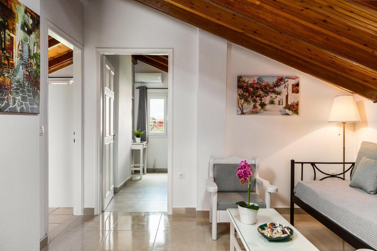 Attico * Kastania (Corfu)